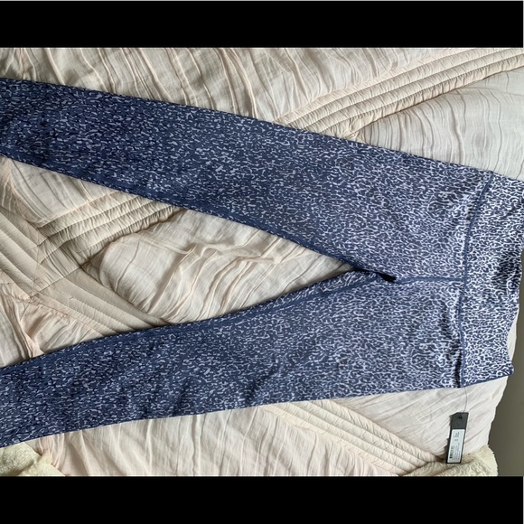 SoulCycle Leopard Ombre Tight NWT - Picture 6 of 6